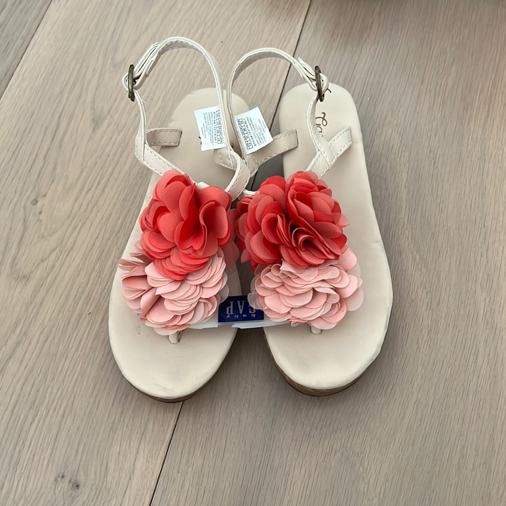 Gap flower wedges